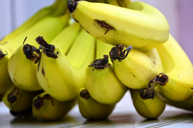 banana benefits , banana nutrition, banana benefits for skin, banana benefits for womens, banana benefits for weight loss, banana benefits and side effects